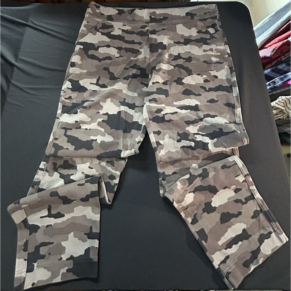 NWOT Duluth Trading Co NoGA Pants XL x 31 Gray Black Camo Performance Stretch
